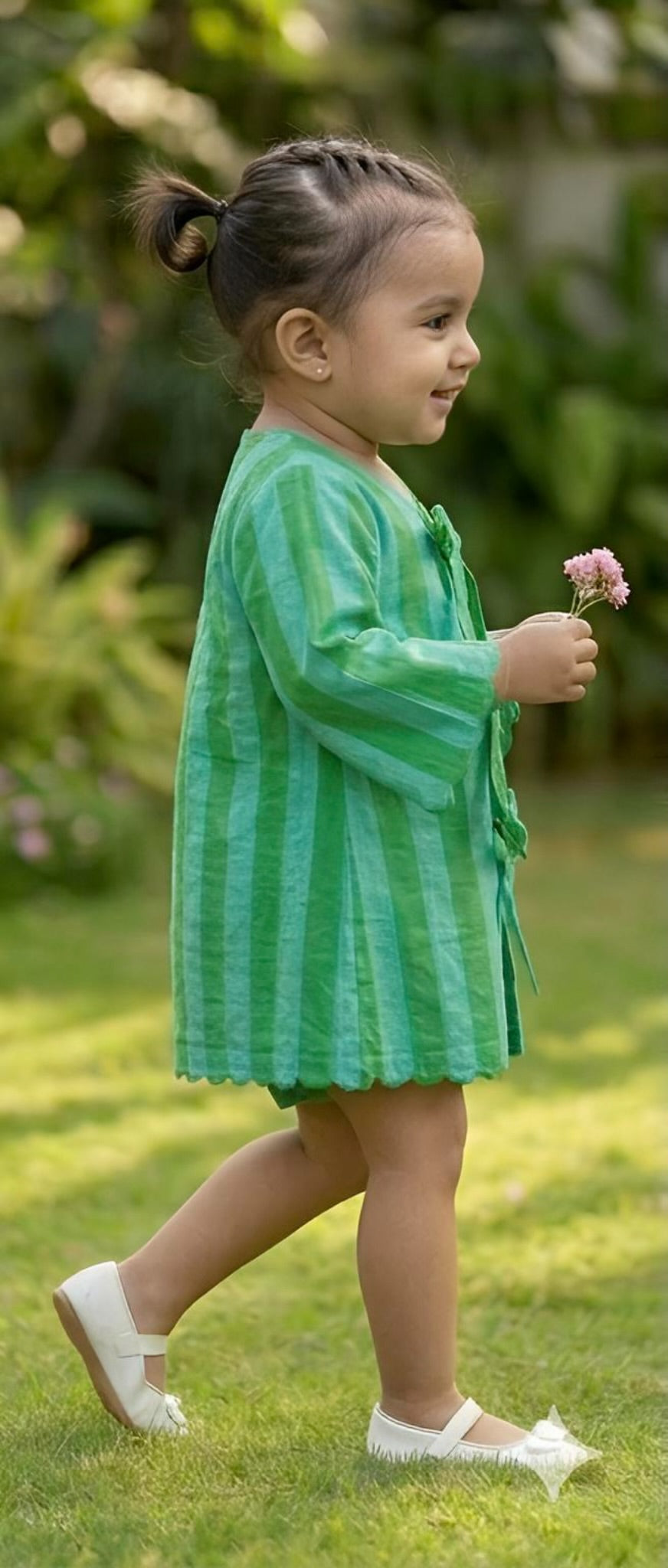 Green Stripes & Bows
