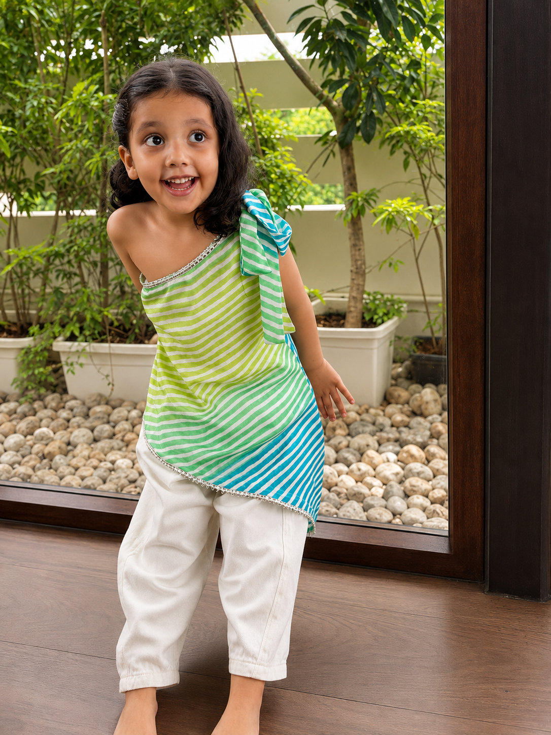 Leher One-Shoulder Top