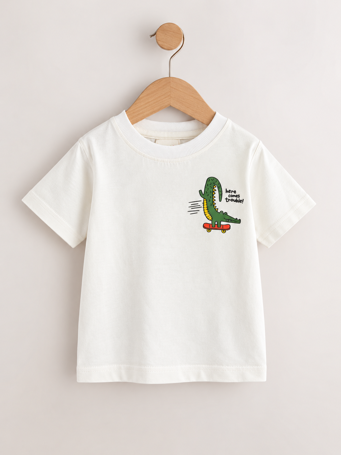 Here comes trouble!-Unisex T-Shirt